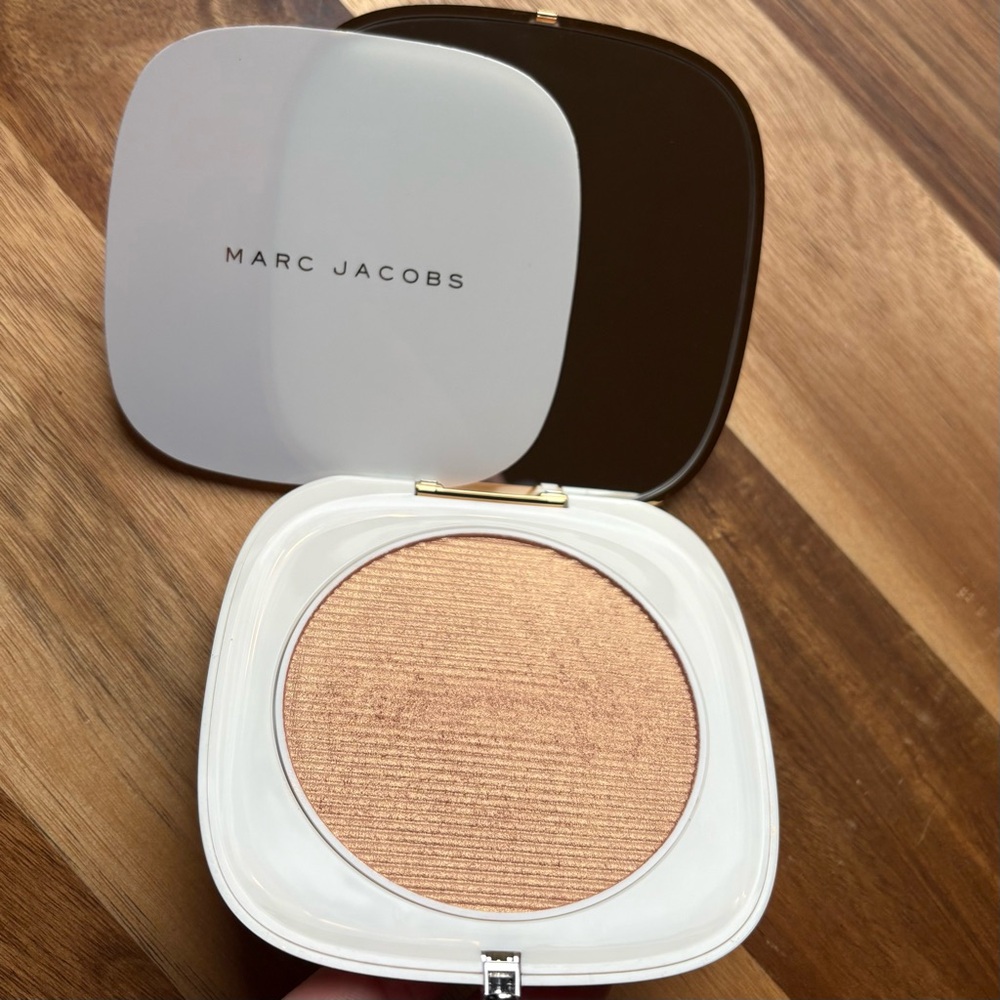 Marc Jacobs Omega Glaze Highlighter